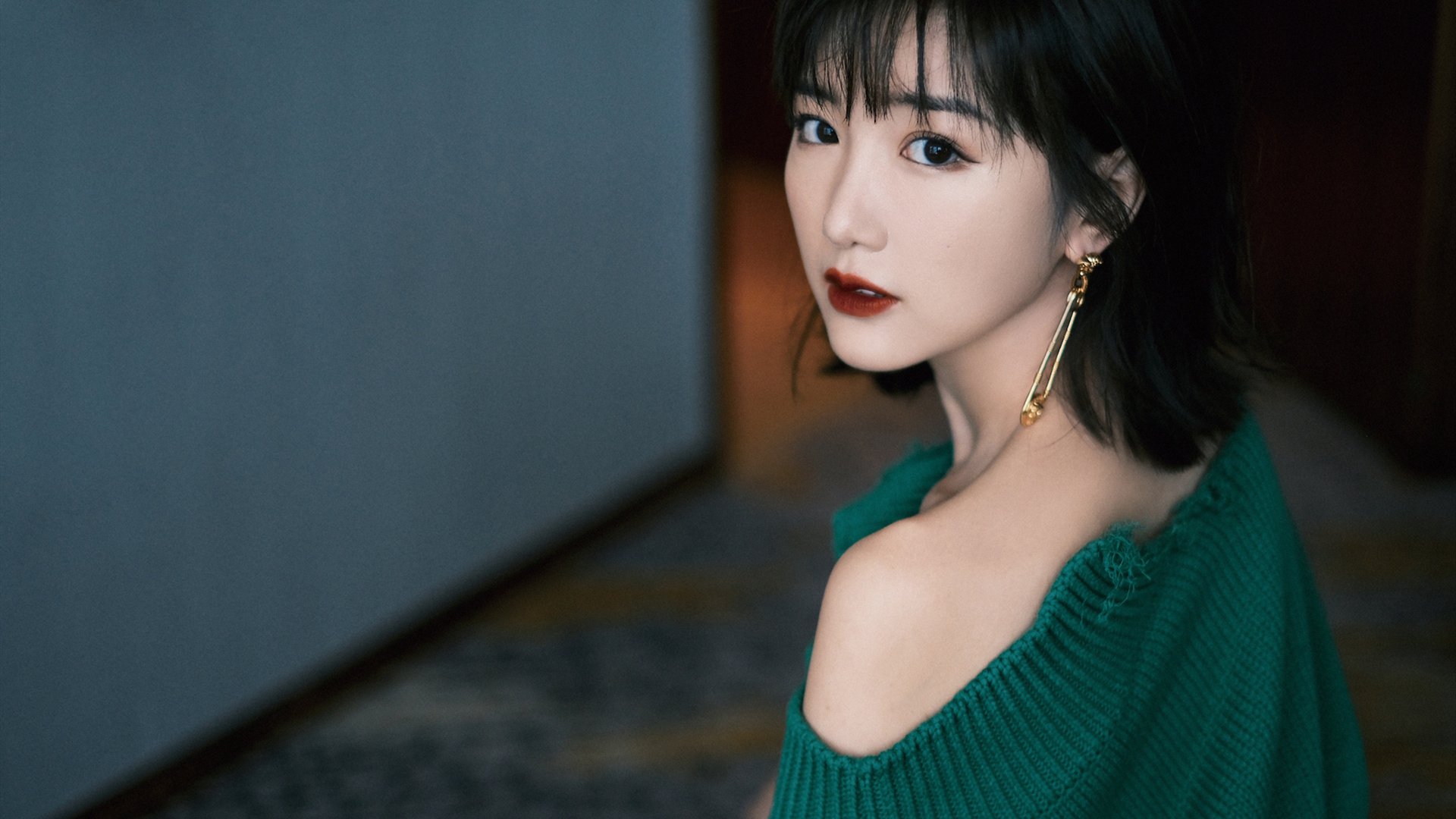 爱游戏线上-英超球员视觉追踪训练提升场上决策速度的探索,英超球员跑动距离查询