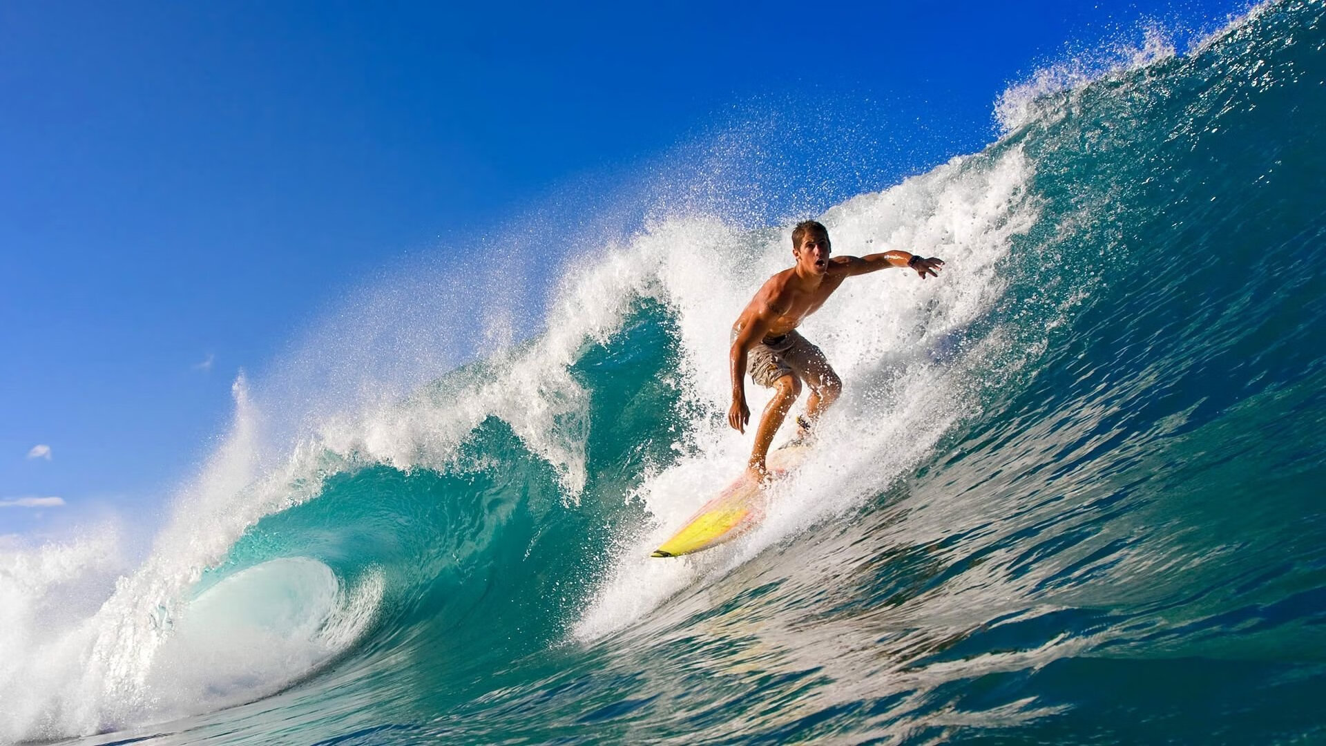 ayx sports-年轻门将神扑三连，助力胜利，足球年轻门将